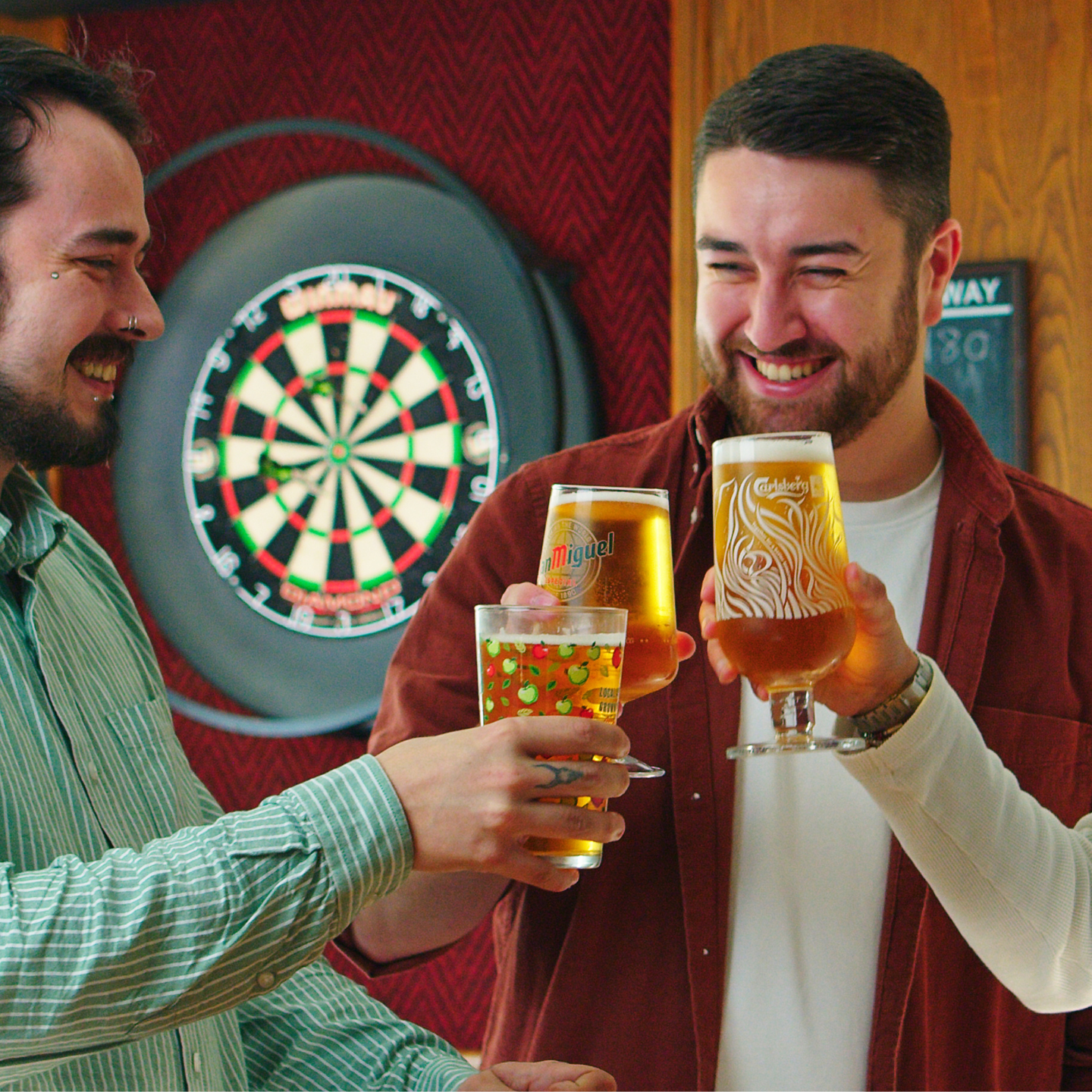 Raise a glass This Father's Day at The Kings Head Hotel in Amlwch, Anglesey!